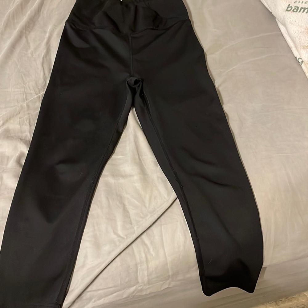 V waist black leggings Meduim